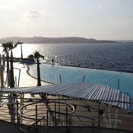 Seacrest B 8 Qawra Apartment